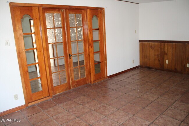 Building Photo - 9201 Mt Shasta Dr