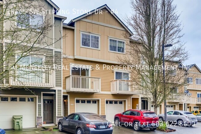 Primary Photo - 2 Bedroom Townhome w/ Bonus Room near Nike...