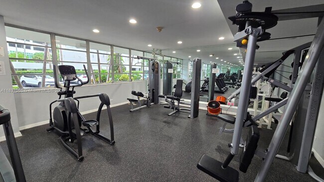Building Photo - 1408 Brickell Bay Dr