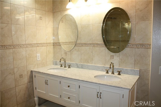 Building Photo - 42 Clear Creek