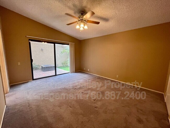 Building Photo - 40120 Sagewood Dr