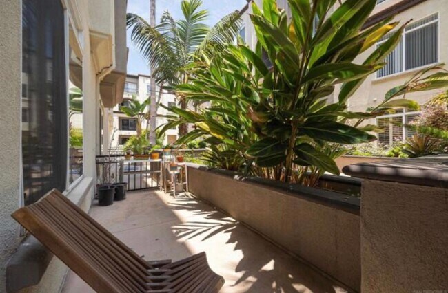 Building Photo - $2,950 - 1 Bed / 1 Bath Bottom Floor Beautiful Condo at Regents La Jolla