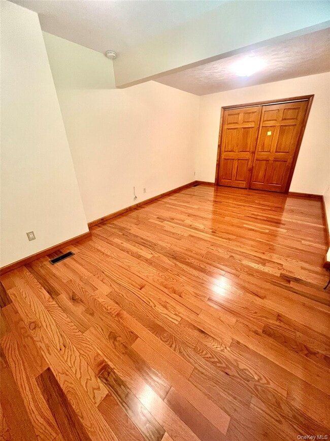 Building Photo - 950 NY-17M