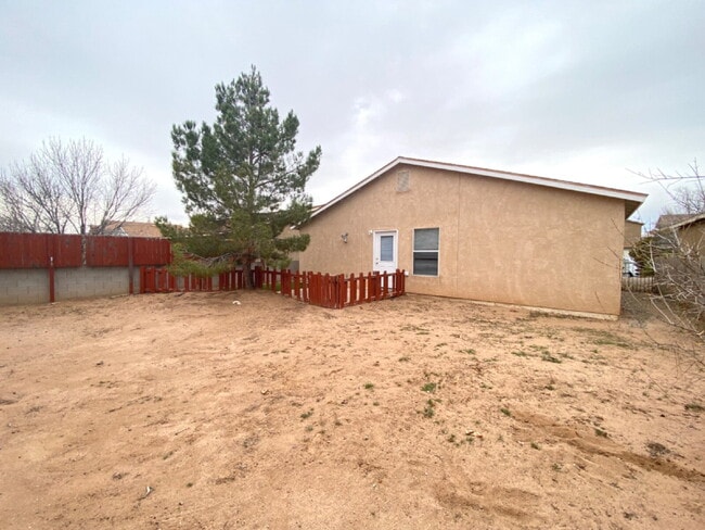 Building Photo - 3BR/2Bath in Rio Rancho