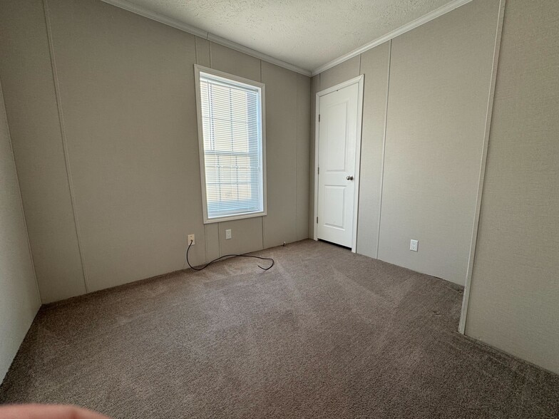 Building Photo - 2002 Heron Dr NW