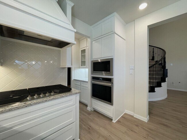 Building Photo - 6270 Shasta Creek Rd