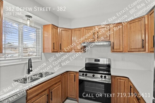 Building Photo - 382 Depew St