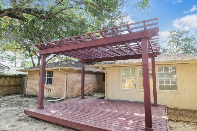 Building Photo - 5738 Willowbend Blvd