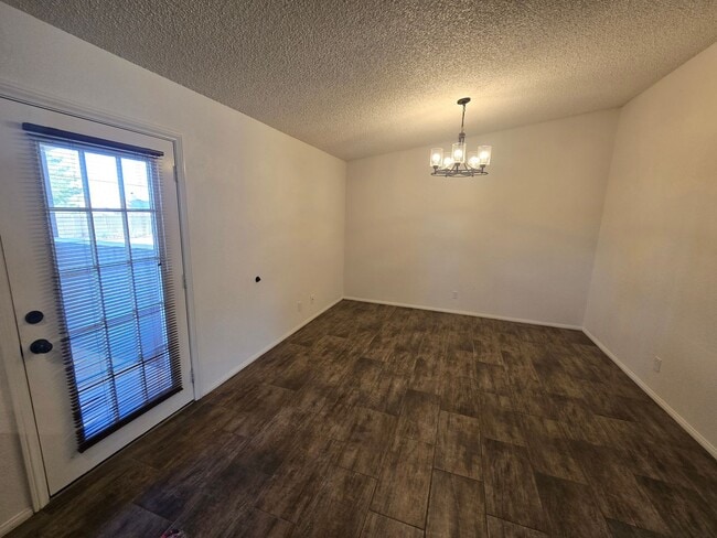 Building Photo - 57980 Hidden Gold Dr