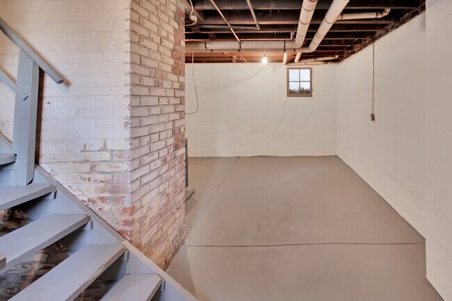 Building Photo - 7428 Cornell Ave