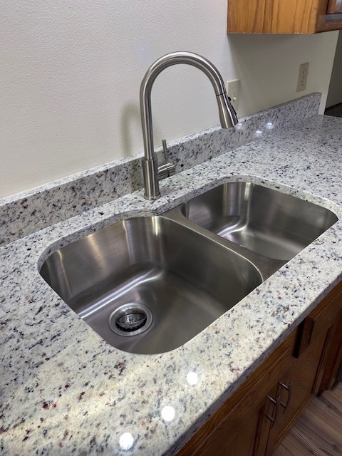 Kitchen Sink & Granite Counter Top - 4050 S Ferguson Ave