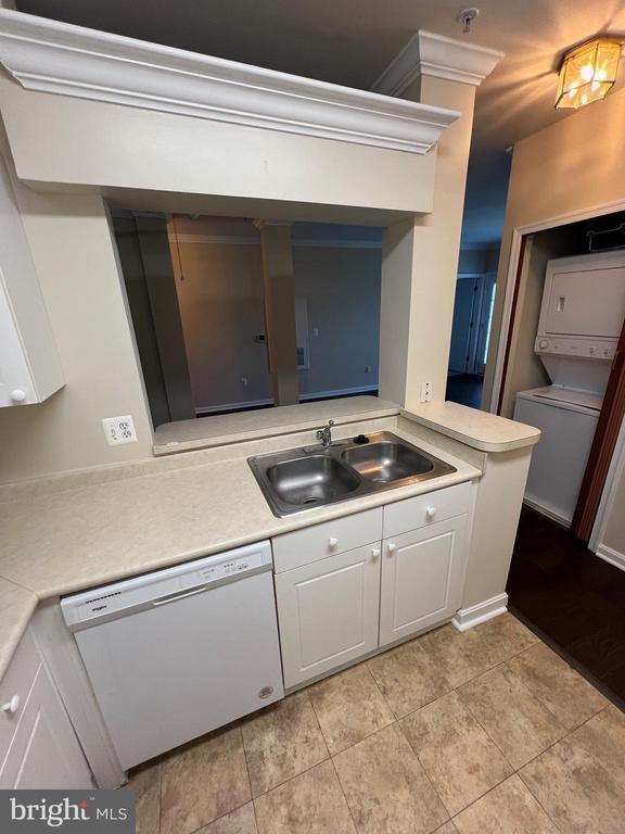 Building Photo - 4561 Strutfield Ln
