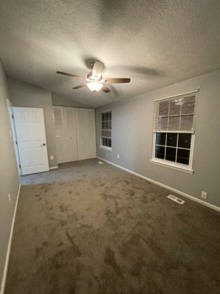 Building Photo - 821 Angel Valley Ct
