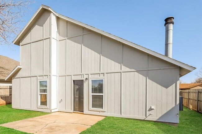 Building Photo - 725 Lapwing Rd