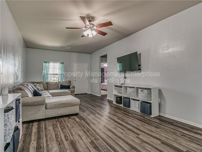 Building Photo - 1912 Autumn Way