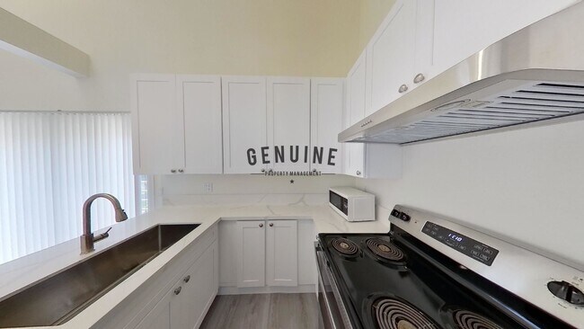 Building Photo - 2 Story 2Bd 2Ba Condo w/Vaulted Ceilings a...