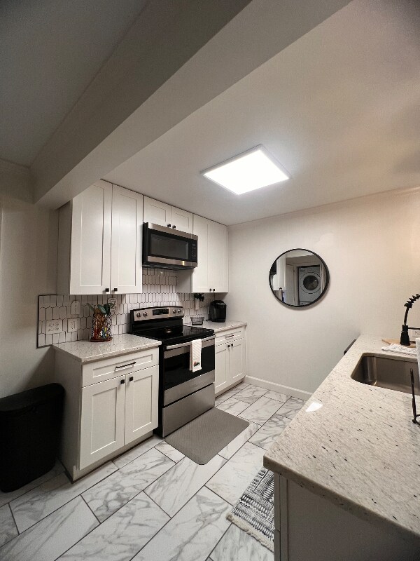 Building Photo - 417 1st St S