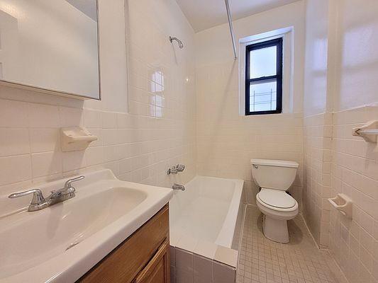 Building Photo - 1 bedroom in BRONX NY 10456