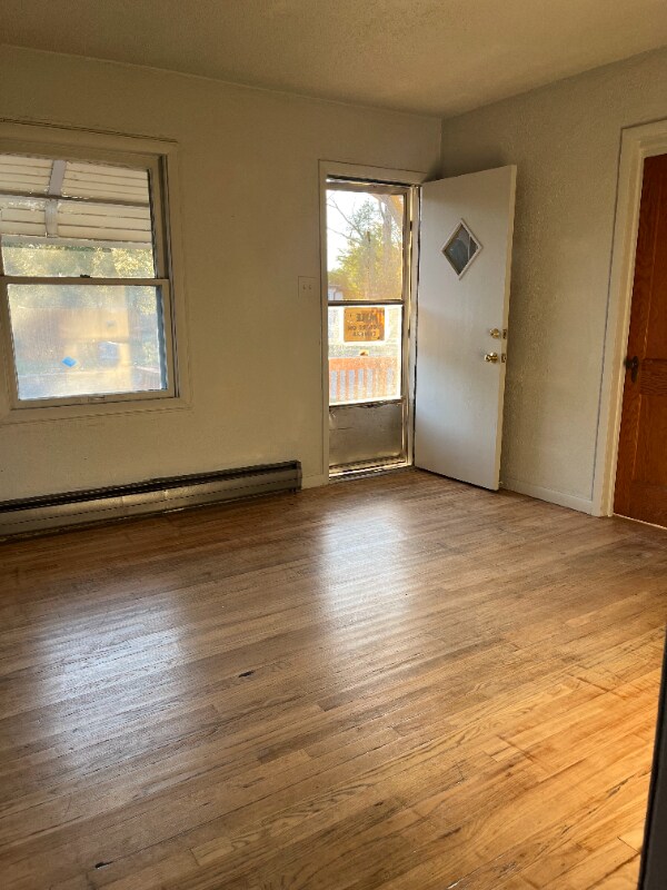 Building Photo - 510 N Queens Ave