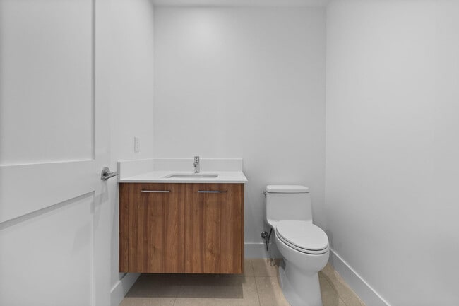 Building Photo - 151 N Seabreeze Blvd