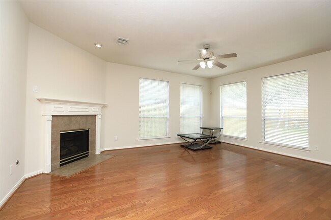 Building Photo - 6523 Trenton Lake Ln