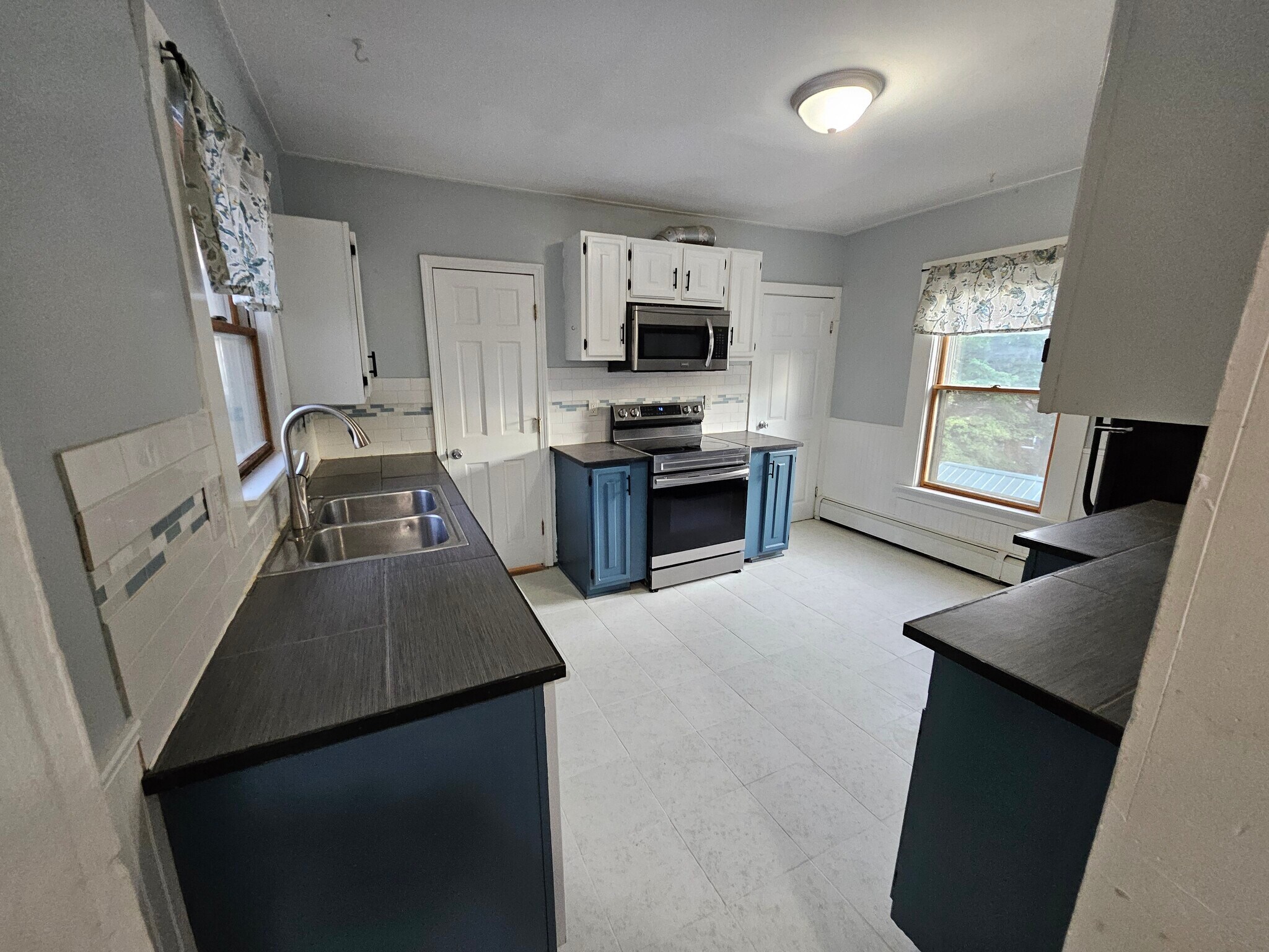 Kitchen - 22 Sparhawk St