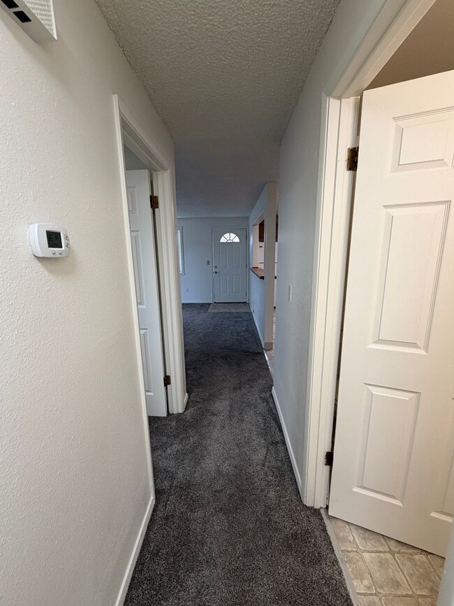 Building Photo - 3039-3041 Kane Street