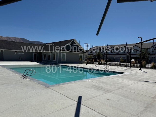 Building Photo - NO DEPOSIT option available for qualified renters!