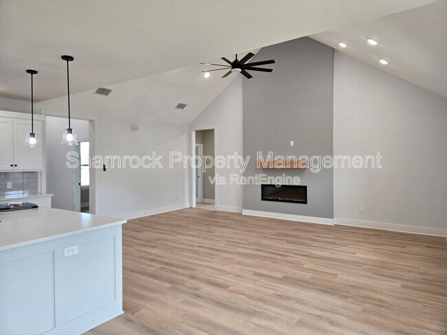 Building Photo - 9900 Ridings Dr