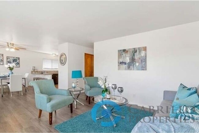 Building Photo - 4523 Winona Ave