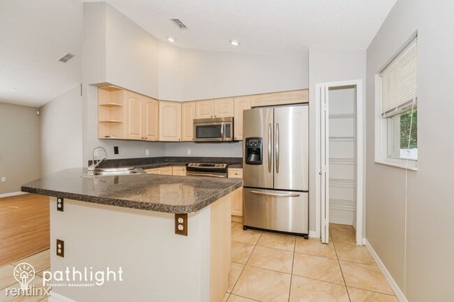 Building Photo - 3 br, 2 bath House - 450 S Cedar Ave UNIT