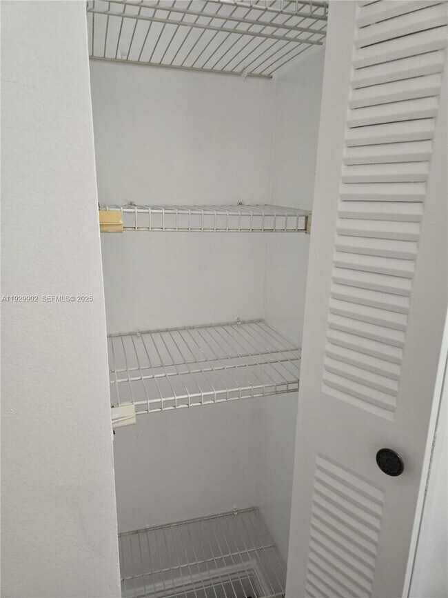 Building Photo - 8054 SW 150th Ave