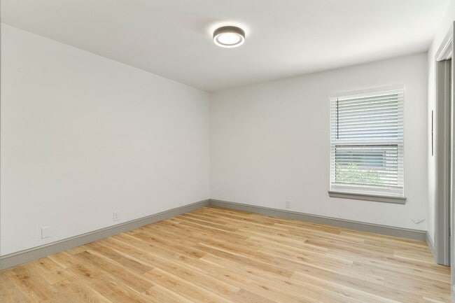 Building Photo - ONYX at 37th