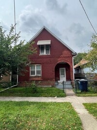 Building Photo - 3 Bedroom House - Birmingham Neighborhood