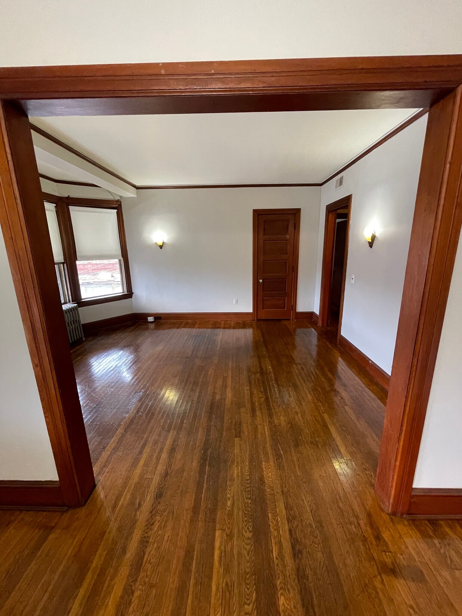 Building Photo - 3 E Chestnut St