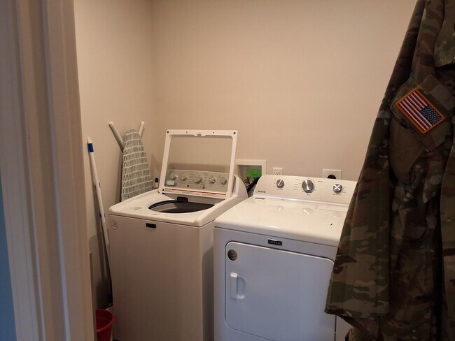 Building Photo - Cozy 3 Bed, 2 Bath House In Vine Grove, KY