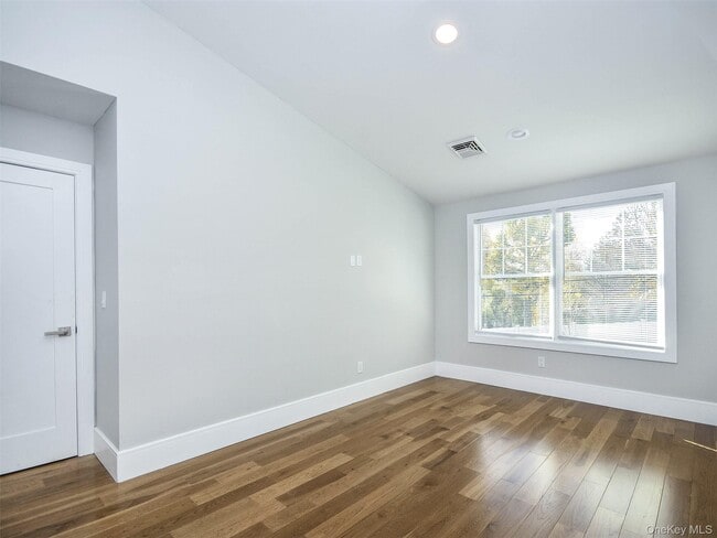 Building Photo - 15 Dunes Ln