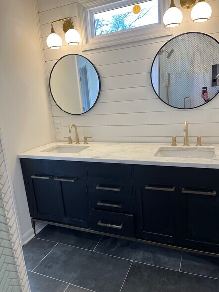 Primary bath has dual vanities. - 623 Dunston Dr
