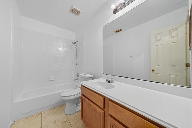 Building Photo - 13130 Yaupon Holly Ln