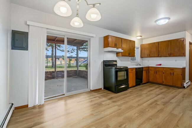 Building Photo - 745 Nyssa Dr