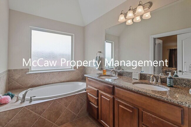 Building Photo - 2438 Sunderland Ln