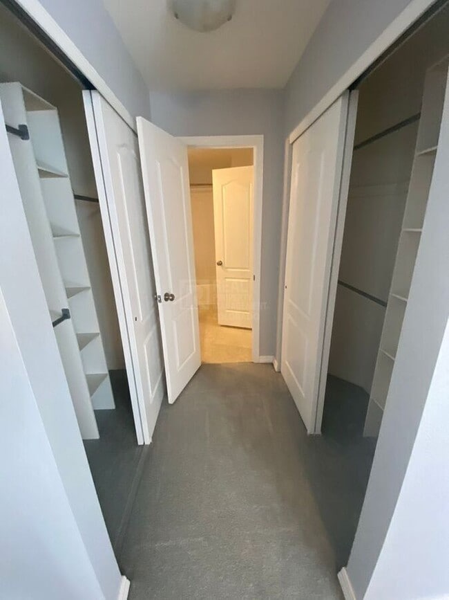 Building Photo - 1419 Red Mountain Dr