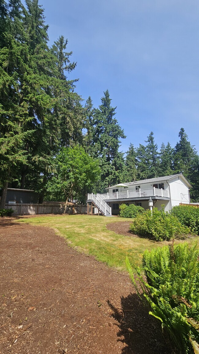 Building Photo - 6005 6th Ave SE