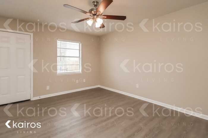 Building Photo - 304 Robbie St