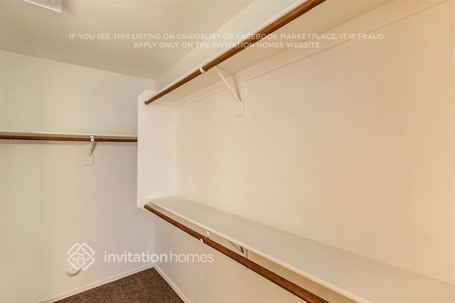 Building Photo - 41298 W Little Dr