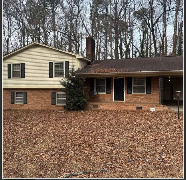 Primary Photo - 112 Avon Ln
