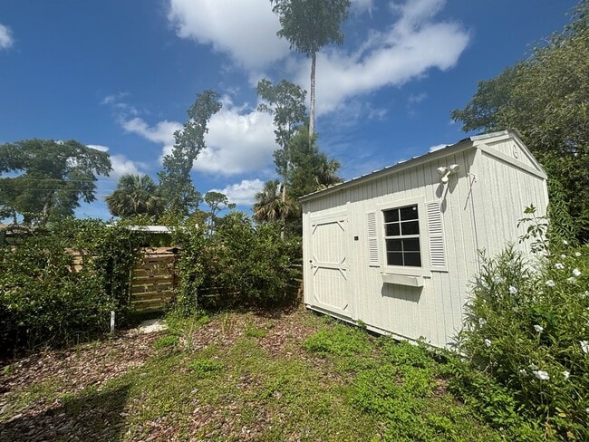 Building Photo - 802 Marvin Ave