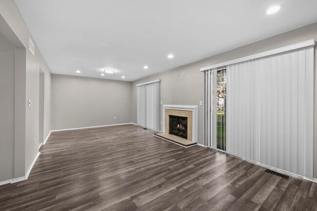 Building Photo - 5353 Wright Way S