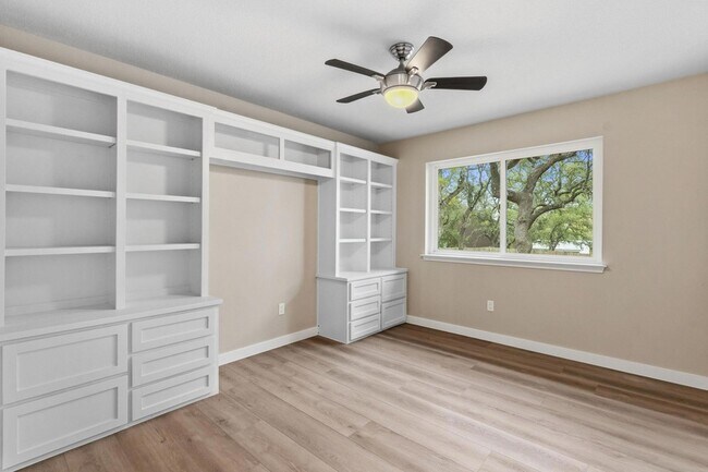 Building Photo - 900 Morgan Hill Dr