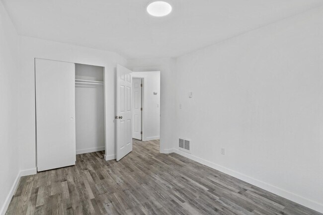 Building Photo - 9232 Mullen Rd SE